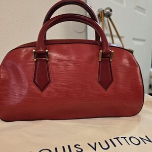 Excellent condition. Louis Vuitton Boston Bag Red Epi Speedy 30